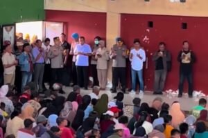 Kapolres Tulungagung Tinjau Pengamanan Pembagian Zakat Mal K-Cunk Montor di GOR Lembupeteng.