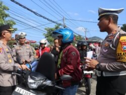 Polres Trenggalek dan Polisi Militer Gelar Razia Gabungan di Depan Agropark, 72 Pelanggar Ditilang