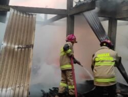 Gudang Mebel di Tulungagung Terbakar, Kerugian Ditaksir Rp70 Juta