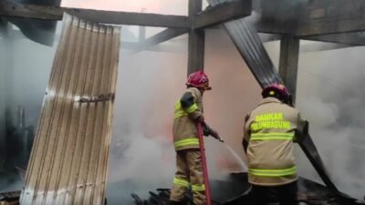 Gudang Mebel di Tulungagung Terbakar, Kerugian Ditaksir Rp70 Juta
